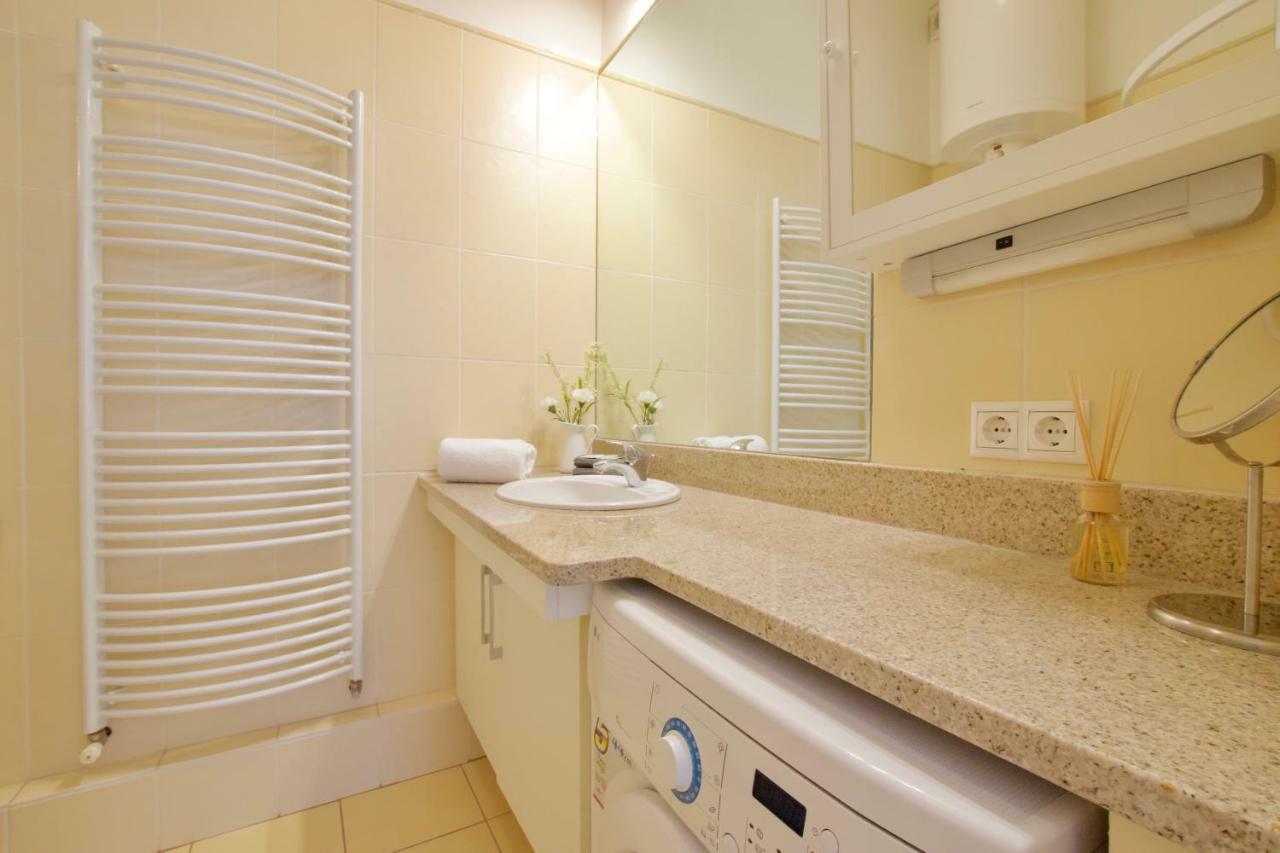 Standard Apartment By Hi5 - Madach Imre 1 بودابست المظهر الخارجي الصورة